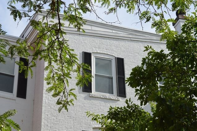 Welche Art von Fensterläden sollte man für eine gute Isolierung wählen?